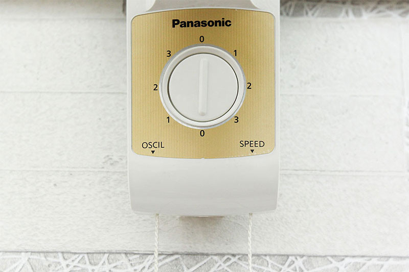 409UGO panasonic - Dây bên phải (SPEED) dùng để điều khiển tốc độ quay của quạt. Dây bên trái (OSCIL) dùng để điều khiển chiều quay của quạt.