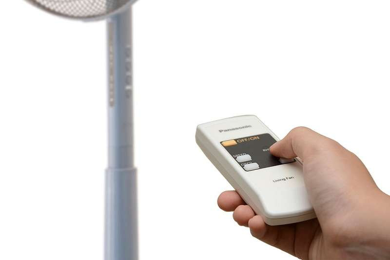 Điều khiển từ xa hiện đại, tiện lợi cho người sử dụng