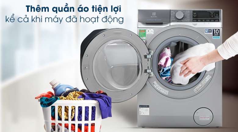 Máy giặt Electrolux EWF1141SESA - Thêm đồ giặt