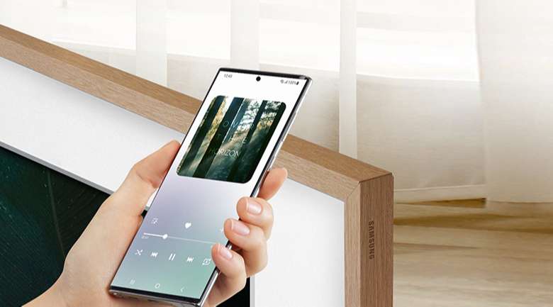 Smart Tivi Khung Tranh The Frame QLED Samsung 4K 75 inch QA75LS03A - Tính năng Tap View cho phép người dùng chạm điện thoại vào viền tivi