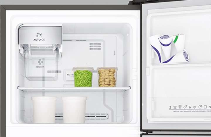 Tủ lạnh Electrolux Inverter 312 lít ETB3460K-H làm đá tự động