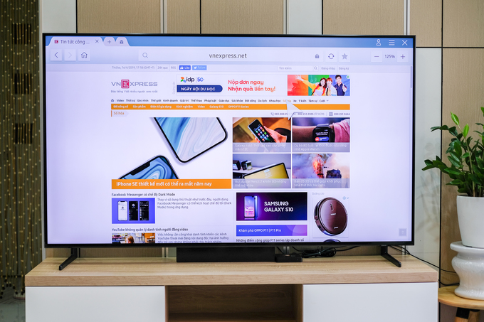 .  Samsung bán TV 8K 